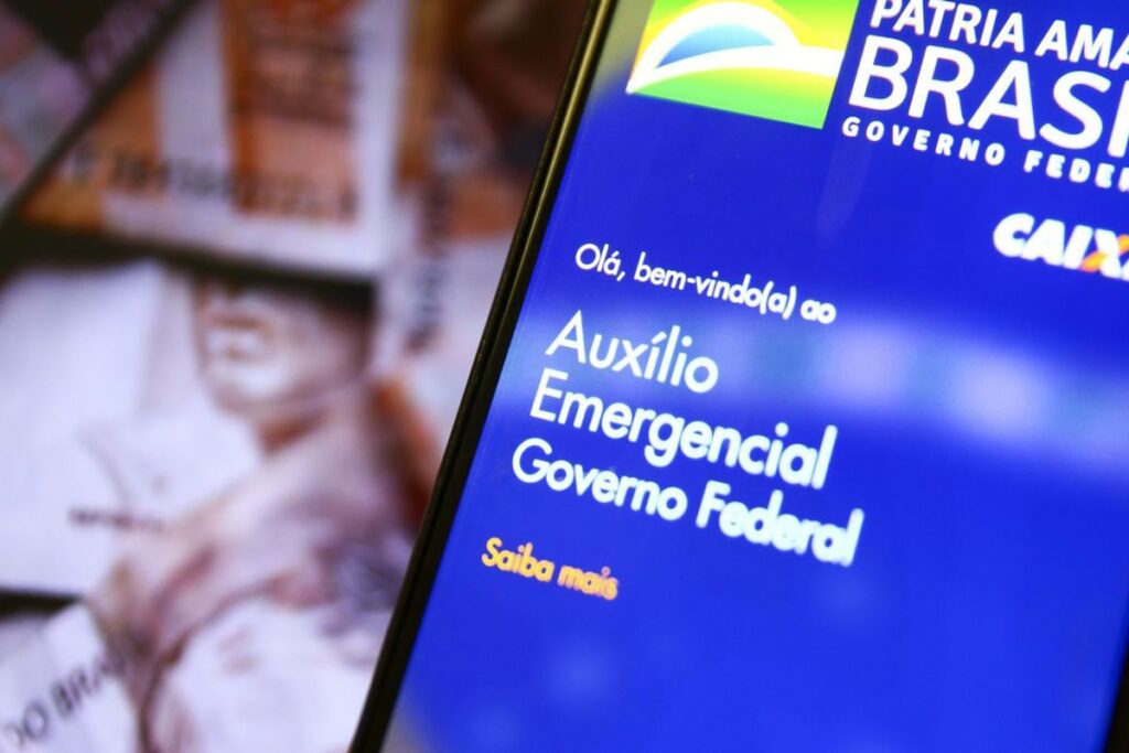 Vai voltar o auxílio emergencial 2025