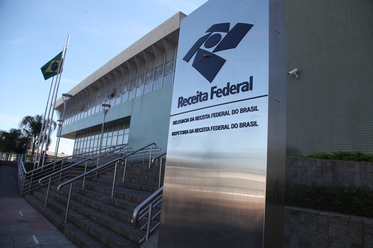 Atenção: Receita Federal Alerta Sobre Golpes no Simples Nacional receita-federal